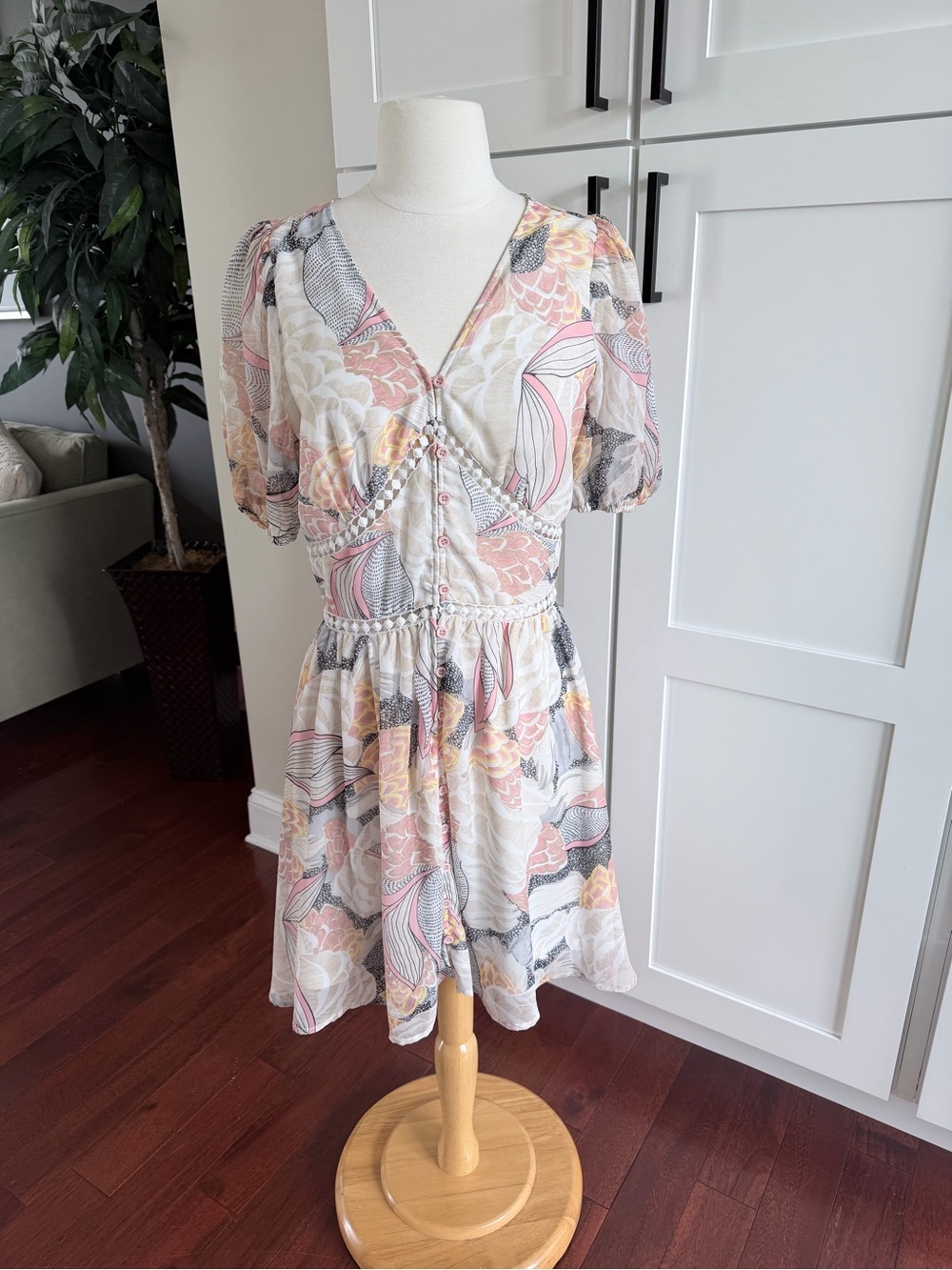 Molly Bracken Cream Floral-Print V-Neck Puff Sleeve Mini Dress